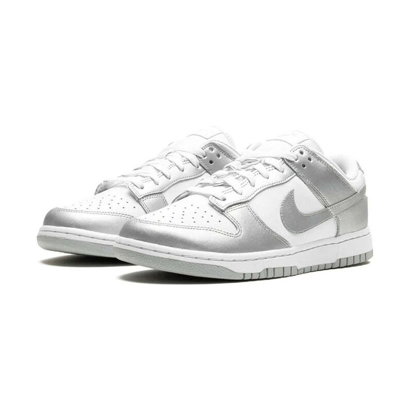 Nike Dunk Low Metallic Silver (W)