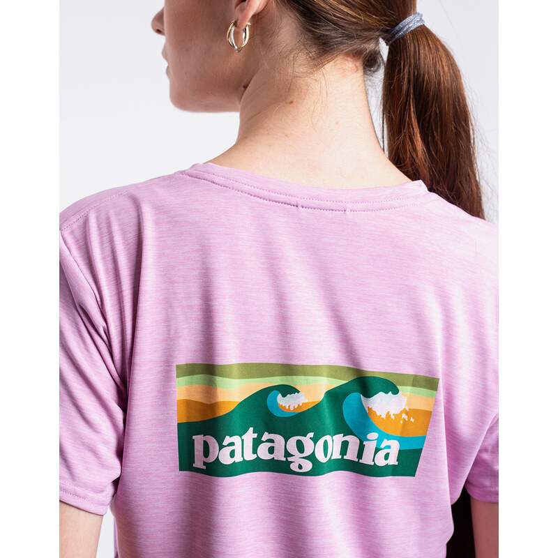 Patagonia W's Cap Cool Daily Graphic Shirt - Waters Boardshort Logo: Milkweed Mauve X-Dye