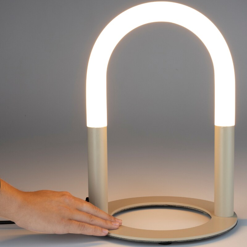 Béžová kovová stolní lampa ZUIVER ARCH