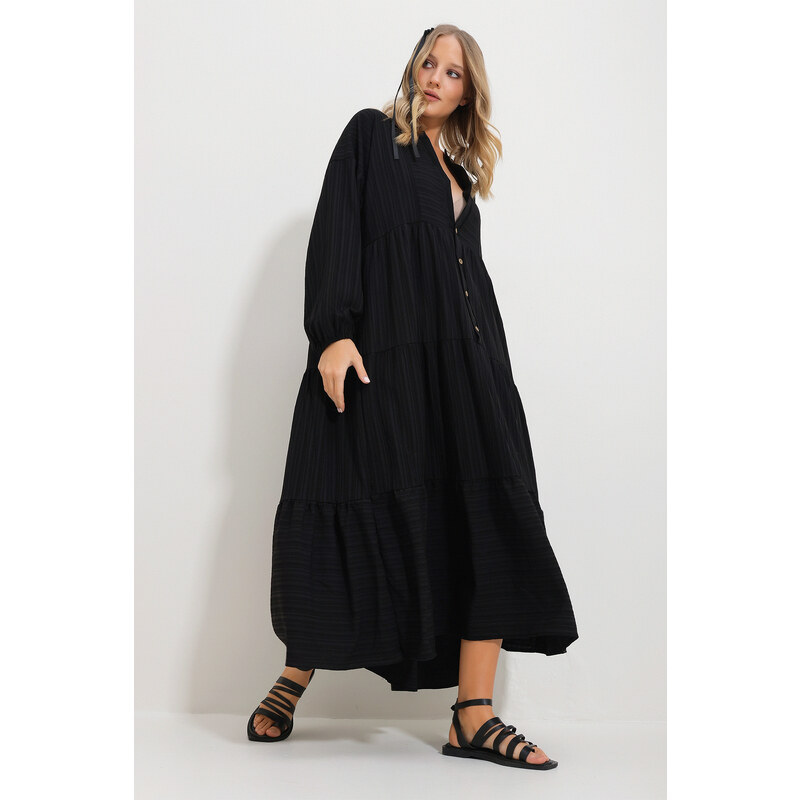 Trend Alaçatı Stili Women's Black Crew Neck Self Textured Maxi Length Dress