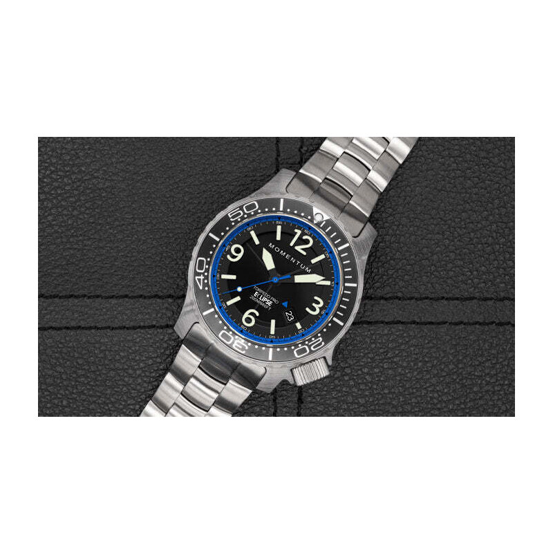 Momentum Watches Stříbrné pánské hodinky Momentum s ocelovým páskem Torpedo Blast Eclipse Solar Blue 44MM