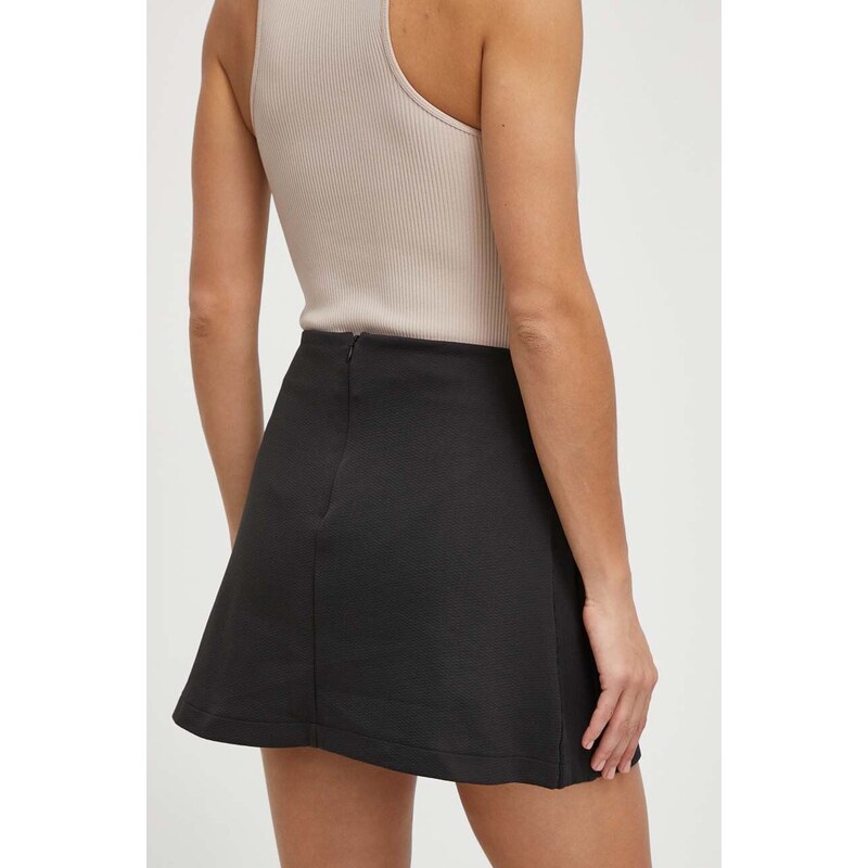 Kalhotová sukně Puma T7 černá barva, s aplikací, medium waist, 624542