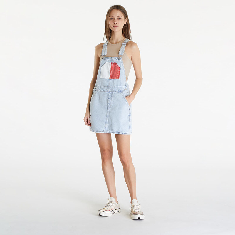 Tommy Hilfiger Šaty Tommy Jeans Dungaree Flag Dress Denim Light