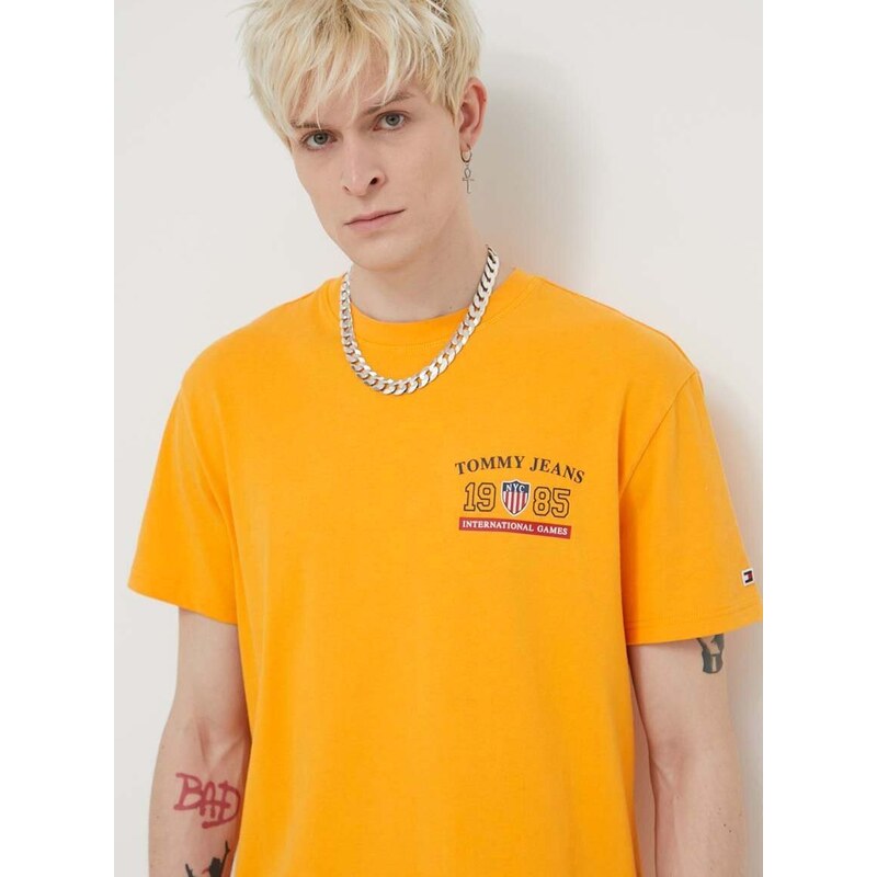 Bavlněné tričko Tommy Jeans Archive Games žlutá barva, s potiskem, DM0DM19545