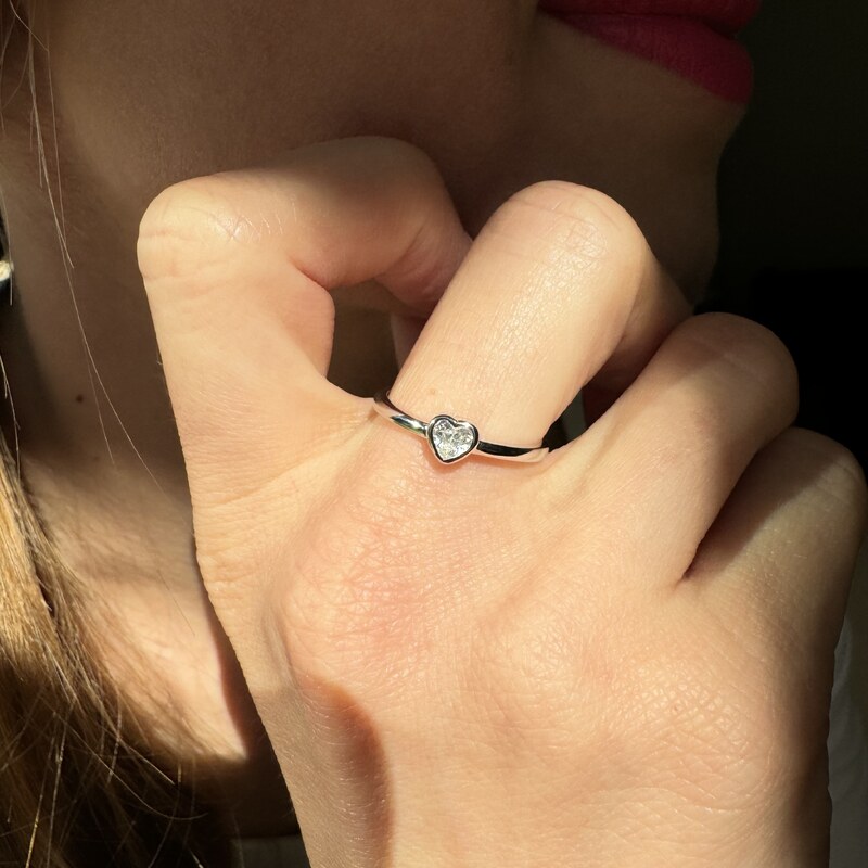 MAJYA Stříbrný nastavitelný prsten se srdíčkem LOVE 10347