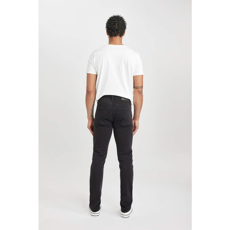 DEFACTO Pedro Slim Fit Normal Waist Narrow Leg Jeans