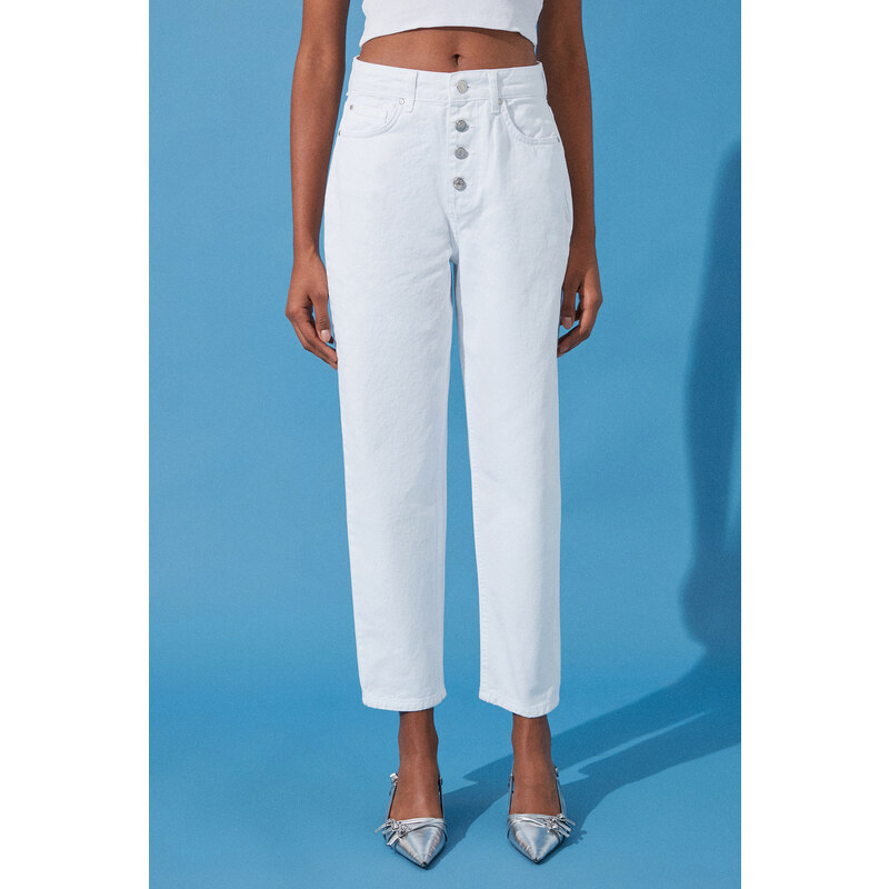 Trendyol White Front Buttoned High Waist Mom Jeans