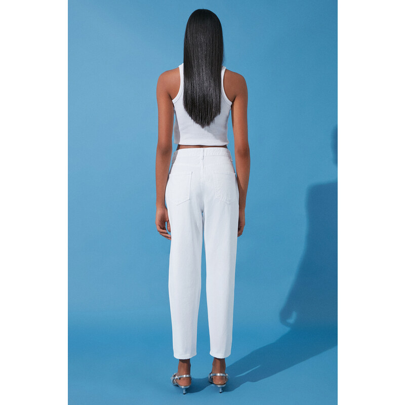 Trendyol White Front Buttoned High Waist Mom Jeans