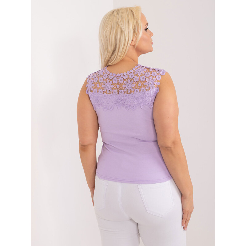 Fashionhunters Lilac dámská halenka plus size s krajkou