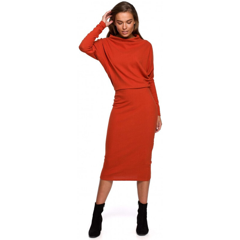 model 18003048 Pletené šaty s přeloženým výstřihem červené - STYLOVE