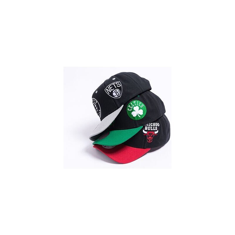 Kšiltovka Mitchell & Ness Overbite Pro Snapback Chicago Bulls Black