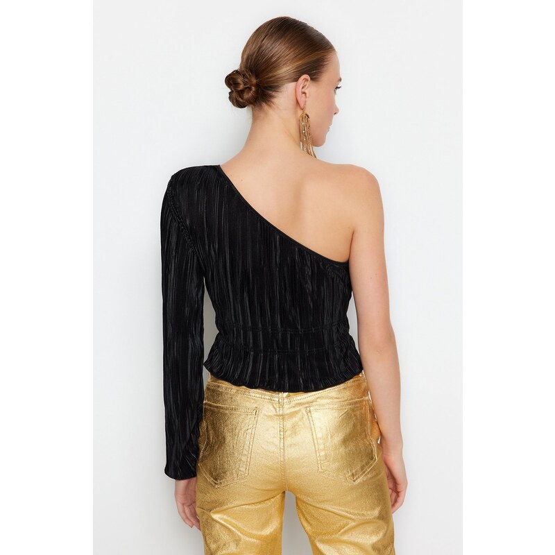 Trendyol Black Single Sleeve Pleated Blouse