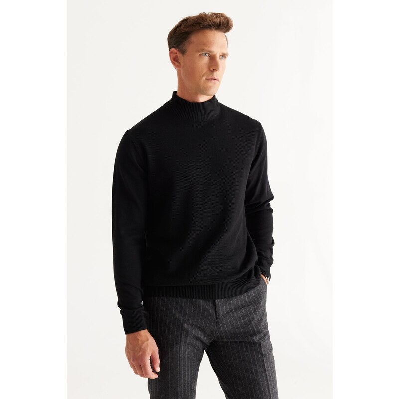 ALTINYILDIZ CLASSICS Men's Black Standard Fit Normal Cut Half Turtleneck Cotton Knitwear Sweater.