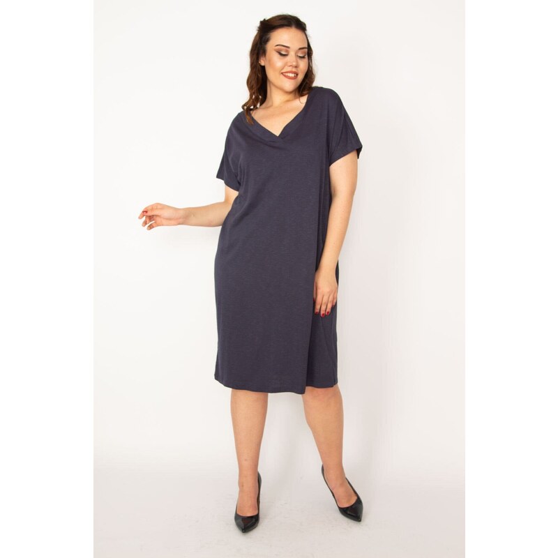 Şans Women's Plus Size Navy Blue V-Neck Low-Sleeve Dress