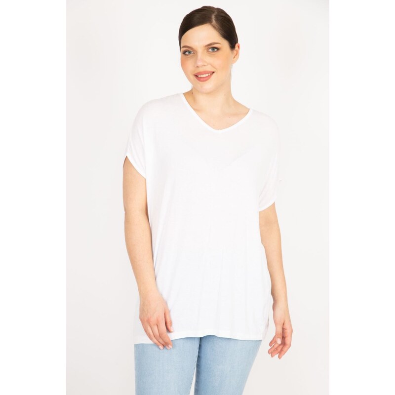 Şans Women's Plus Size White V-Neck Low-Sleeve Blouse