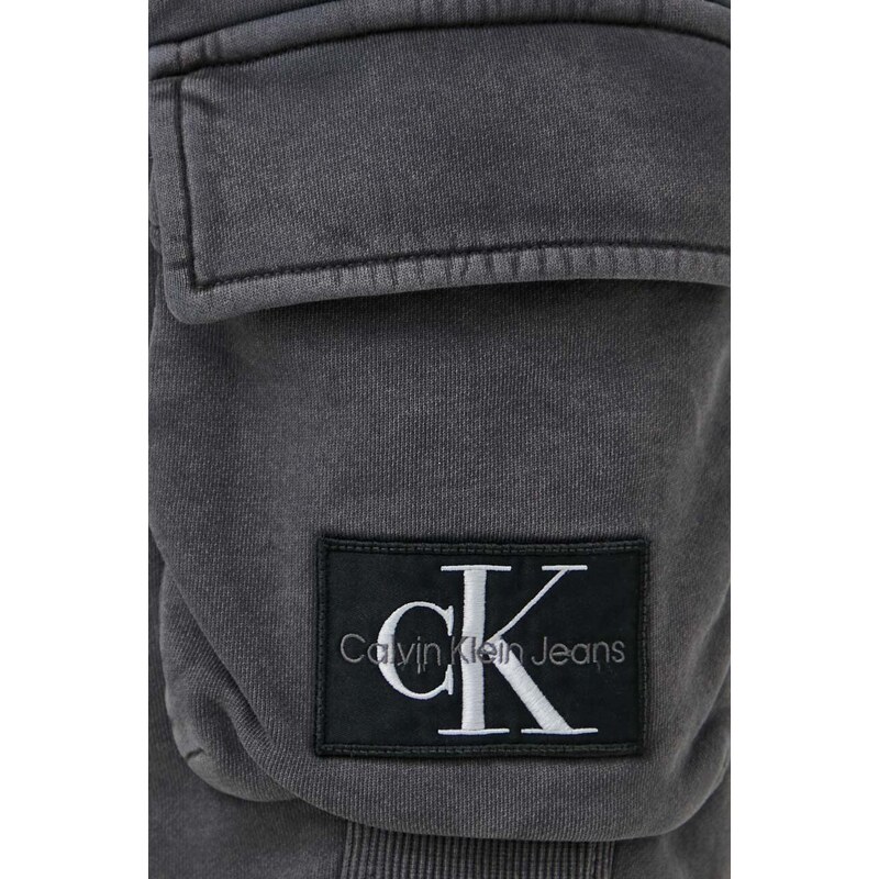 Bavlněné šortky Calvin Klein Jeans šedá barva, J30J325137