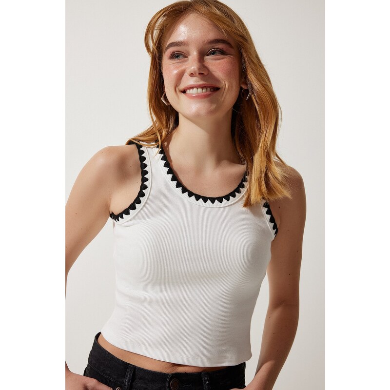 Happiness İstanbul Women's White Embroidered Detailed Crop Knitted Blouse