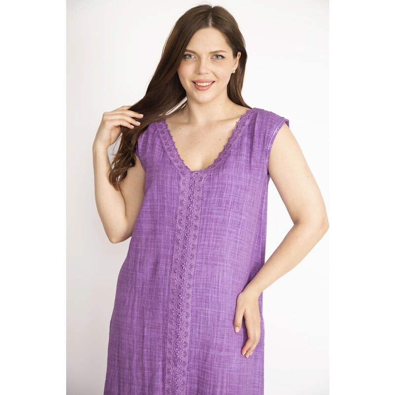 Şans Women's Lilac Plus Size Lace Detailed V-Neck Side Slit Linen Dress