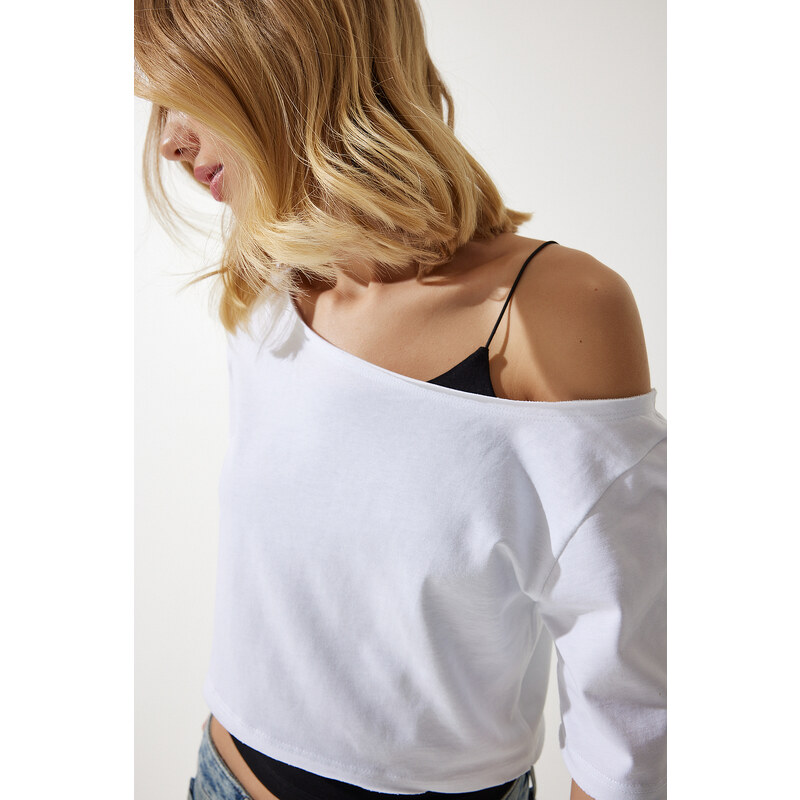 Happiness İstanbul Women's White Boat Neck Basic Crop Knitted T-Shirt