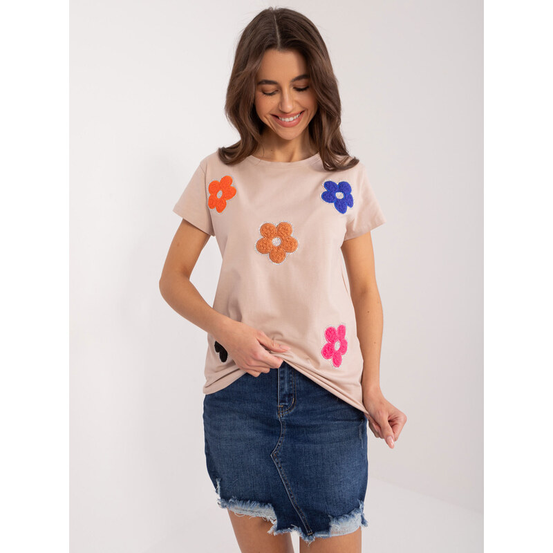 Fashionhunters Tmavě béžové tričko s květinovou aplikací BASIC FEEL GOOD