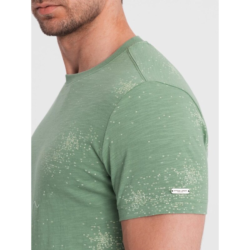 Ombre Clothing Olivové tričko s písmeny V5 TSFP-0179