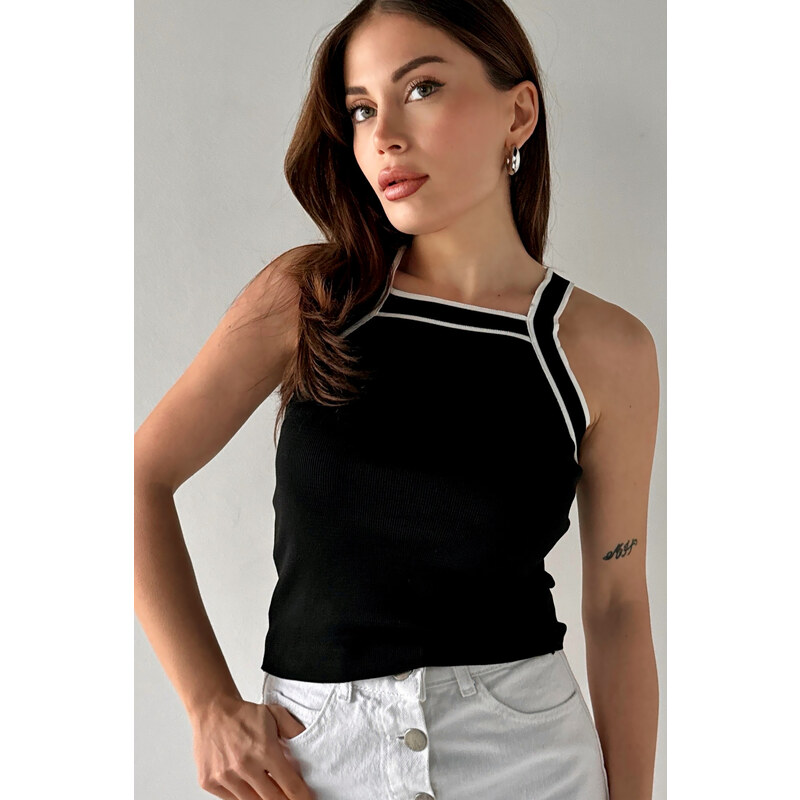 MODAGEN Barbell Neck Black Crop