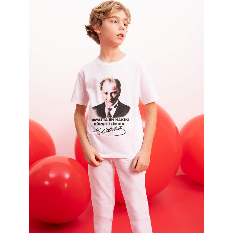 DEFACTO Boy Crew Neck Color Changing Ataturk Printed T-Shirt