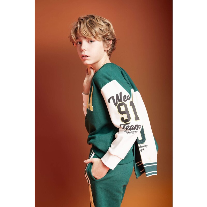 DEFACTO Boy Oversize Fit Crew Neck Sweatshirt