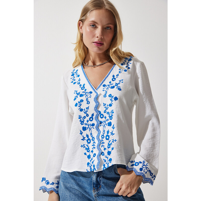 Happiness İstanbul Women's White V-Neck Embroidered Linen Blouse