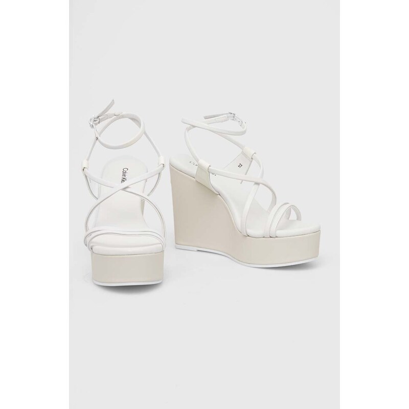 Kožené sandály Calvin Klein WEDGE bílá barva, HW0HW01952
