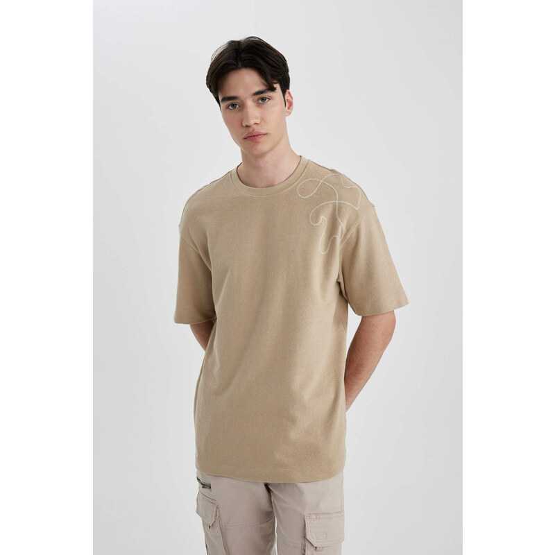 DEFACTO Comfort Fit Crew Neck Printed Short Sleeve T-Shirt