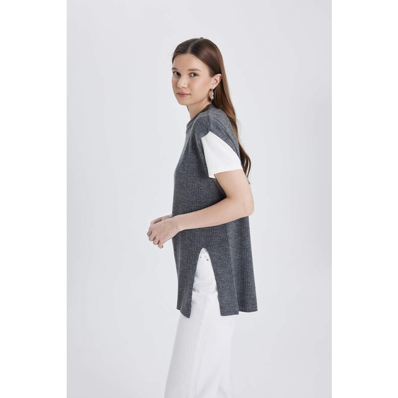 DEFACTO Regular Fit Crew Neck Vest