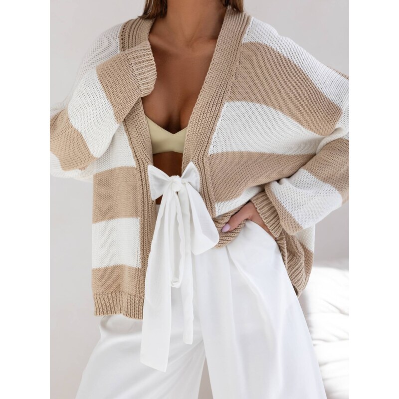 White and beige cardigan with Cocomore tie