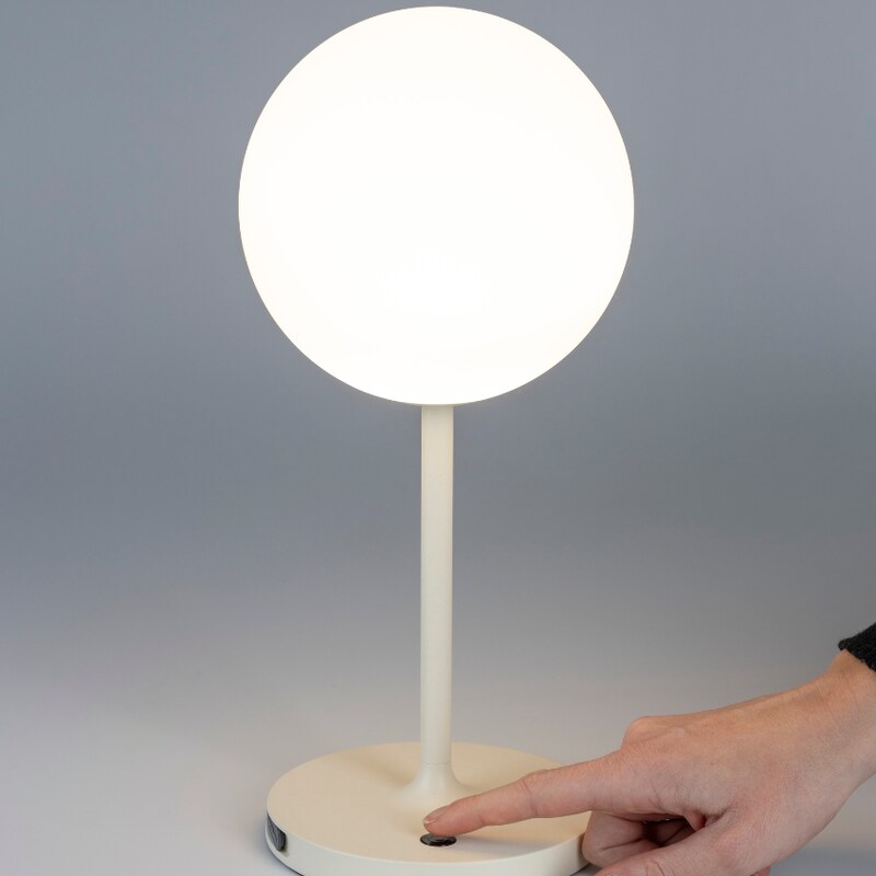 White Label Béžová kovová stolní lampa WLL HUB