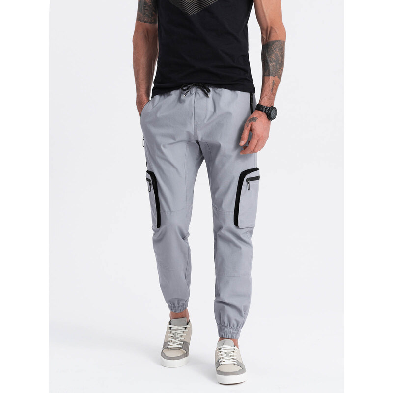 Ombre Clothing Pánské kalhoty JOGGER se stojáčkem a cargo kapsami na zip - světle šedé V8 OM-PAJO-0135