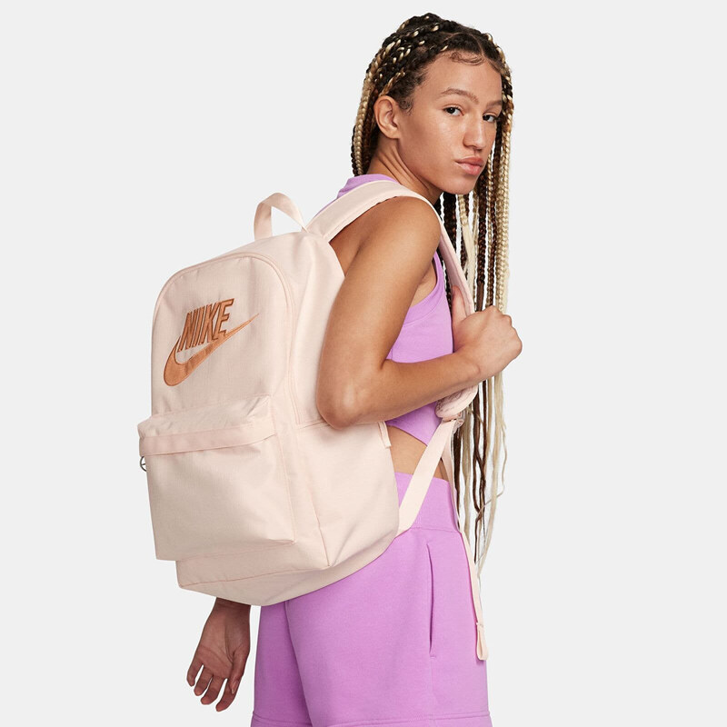 Batoh Nike Heritage Backpack Guava Ice/ Amber Brown, 25 l
