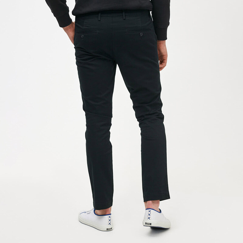 Pánské kalhoty GAP Chino Slim Fit Pants True Black