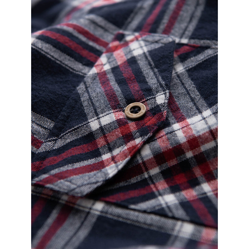 Ombre Men's flannel shirt with buttoned pockets - red and navy blue OM-SHCS