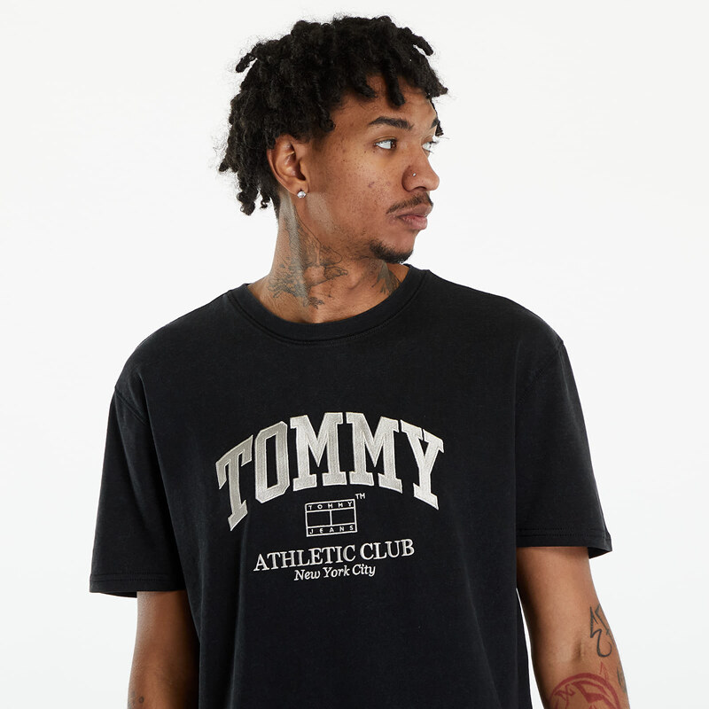 Tommy Hilfiger Pánské tričko Tommy Jeans Varsity Logo T-Shirt Black