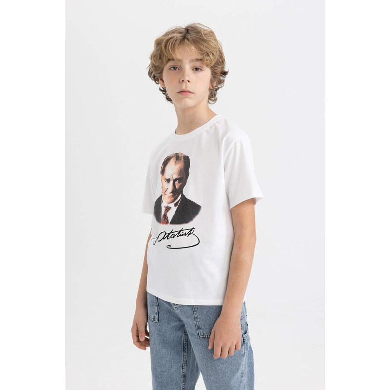 DEFACTO Boy Crew Neck Color Changing Ataturk Printed T-Shirt