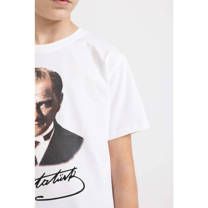 DEFACTO Boy Crew Neck Color Changing Ataturk Printed T-Shirt