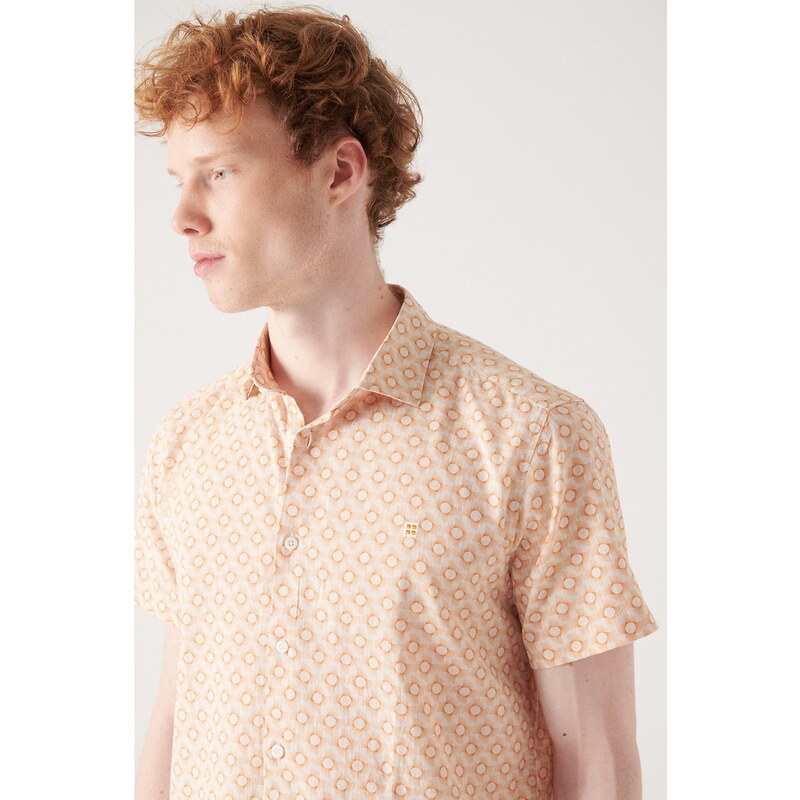 Avva Men's Orange Geometric Printed Short Sleeve Cotton Shirt