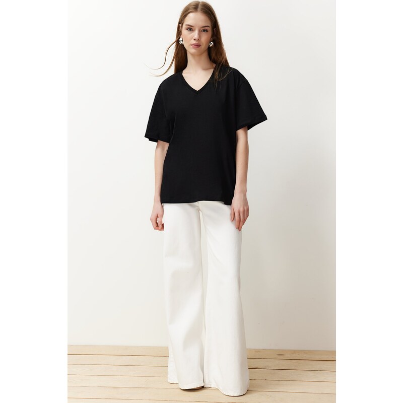 Trendyol Černé 100% Bavlněné Boyfriend V-Neck Pletené Tričko 107057404