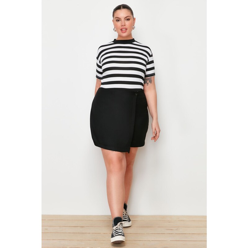 Trendyol Curve Černá Rovná Krátká Sukně Finike Tkaná Sukně Plus Size 107067156