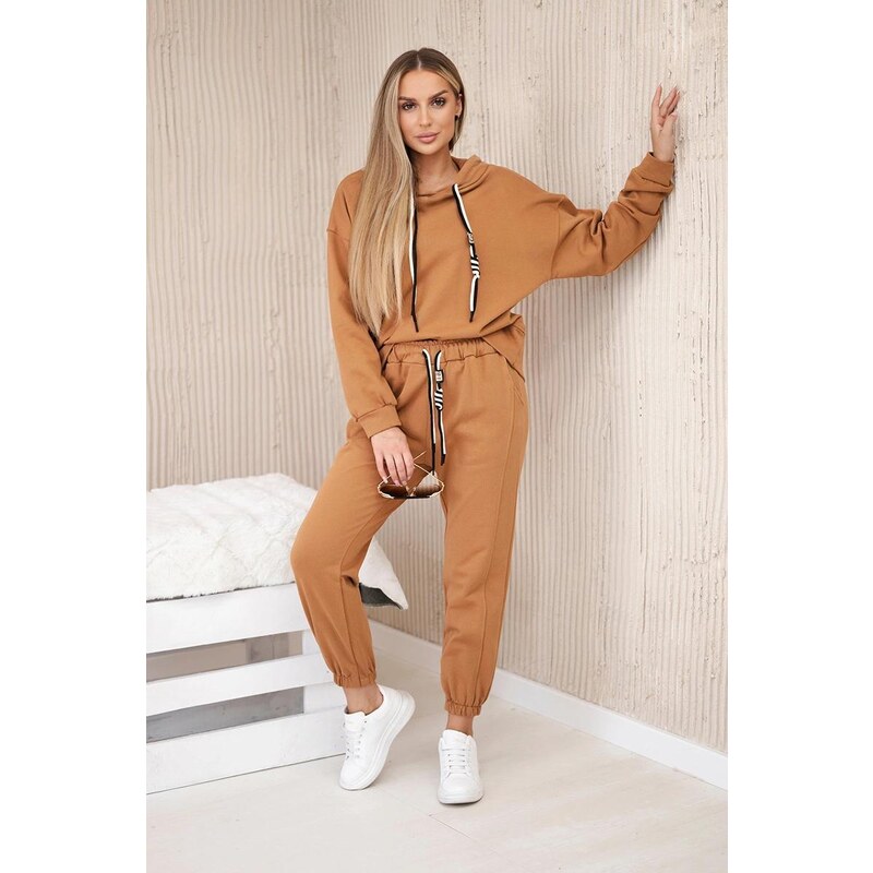 MladaModa Bavlněná tepláková souprava model R7516 barva camel