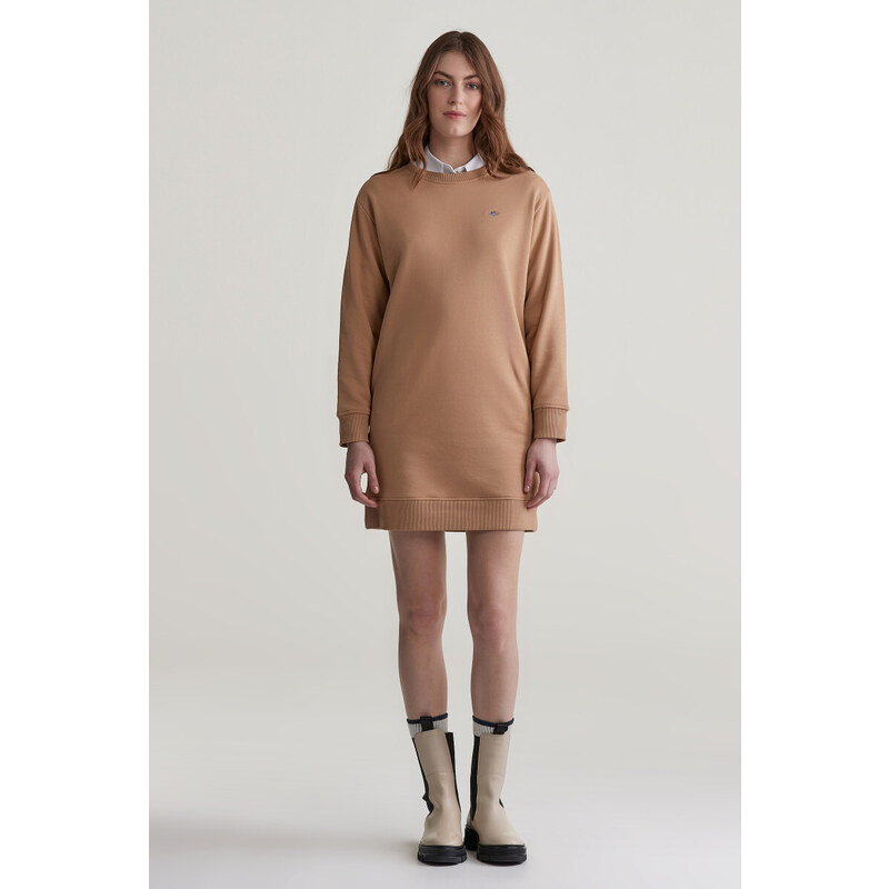 MIKINOVÉ ŠATY GANT REL SHIELD C-NECK SWEAT DRESS CARAMEL BEIGE 96191920