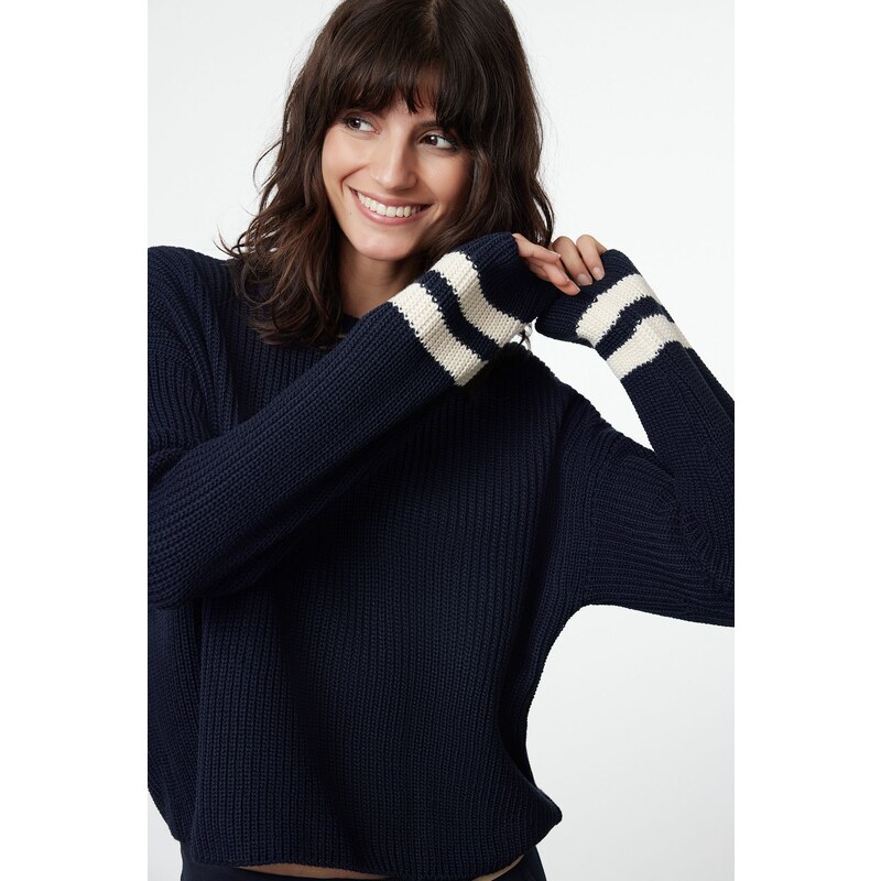 Trendyol Navy Blue Crop Striped Knitwear Sweater 107078496