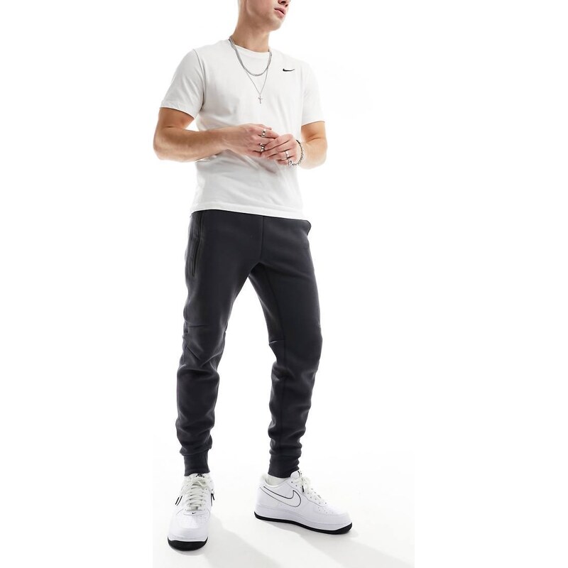 Nike Tech Fleece joggers in dark grey-Black