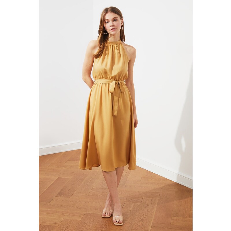 Dámské šaty Trendyol Midi 107047700