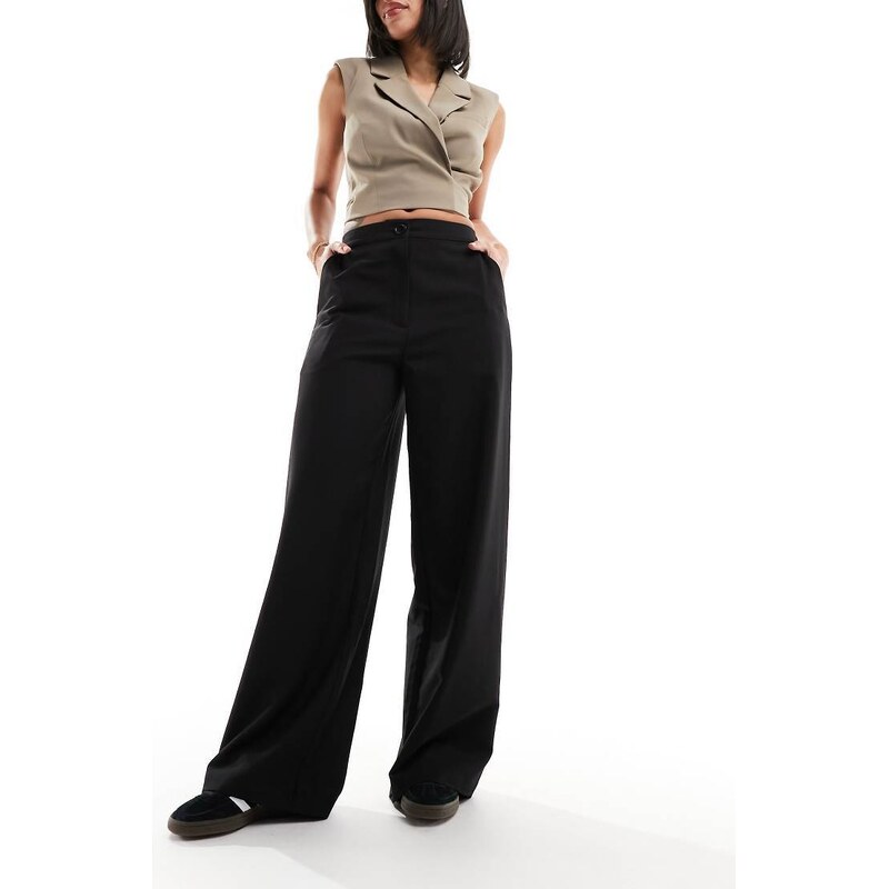 ASOS DESIGN tailored relaxed straight leg trousers in black